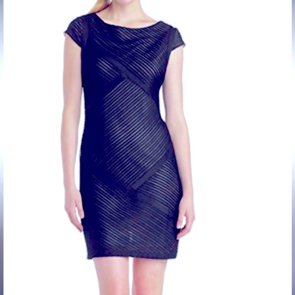 Sandra Darren Black Bandage style, Cap Sleeve, Sheath Dress,
Size-14 - Picture 1 of 7